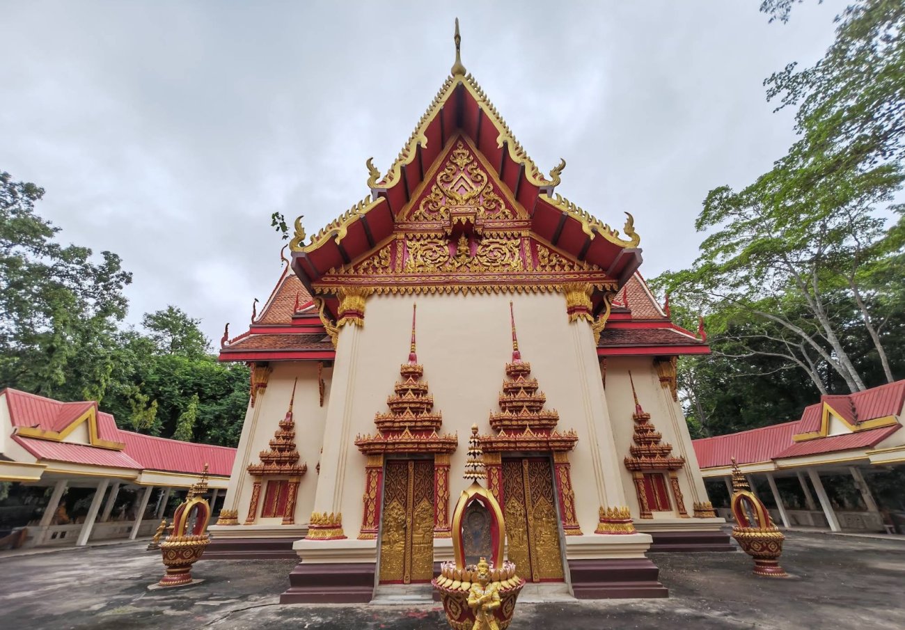 วัดพระบาทเขากระโดง